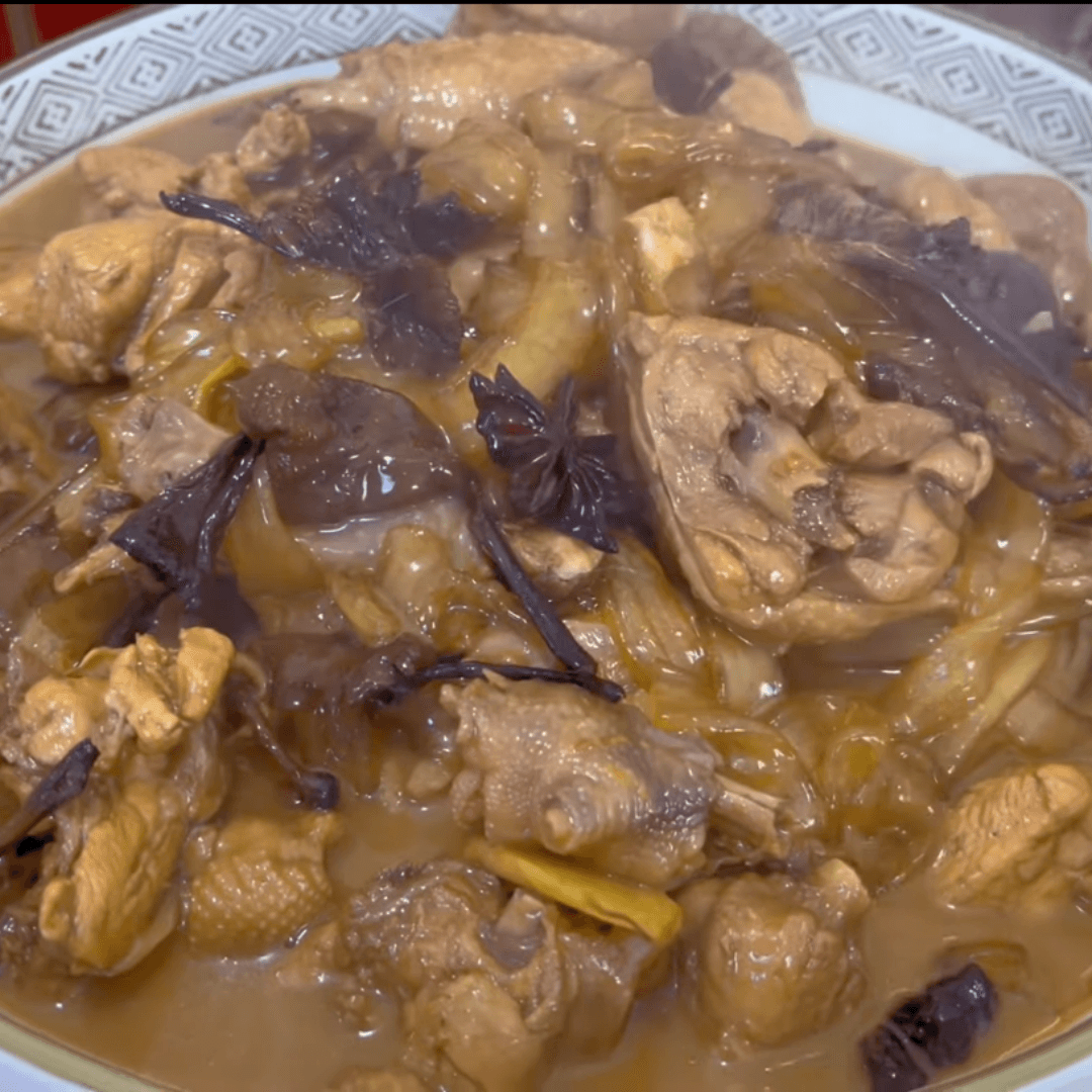 Chicken braised hazel mushroom