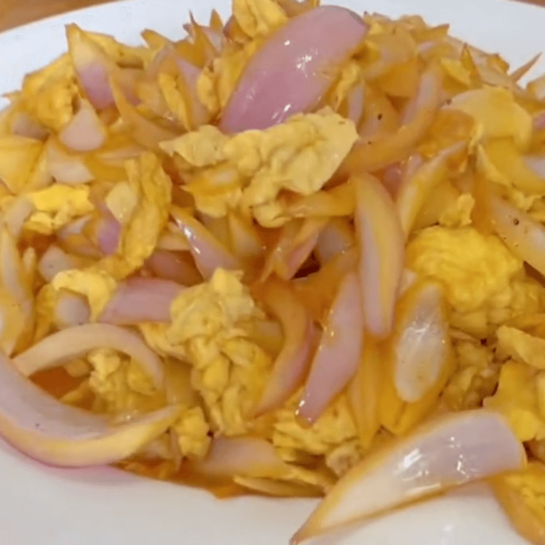 Stir-fried Eggs with Onions